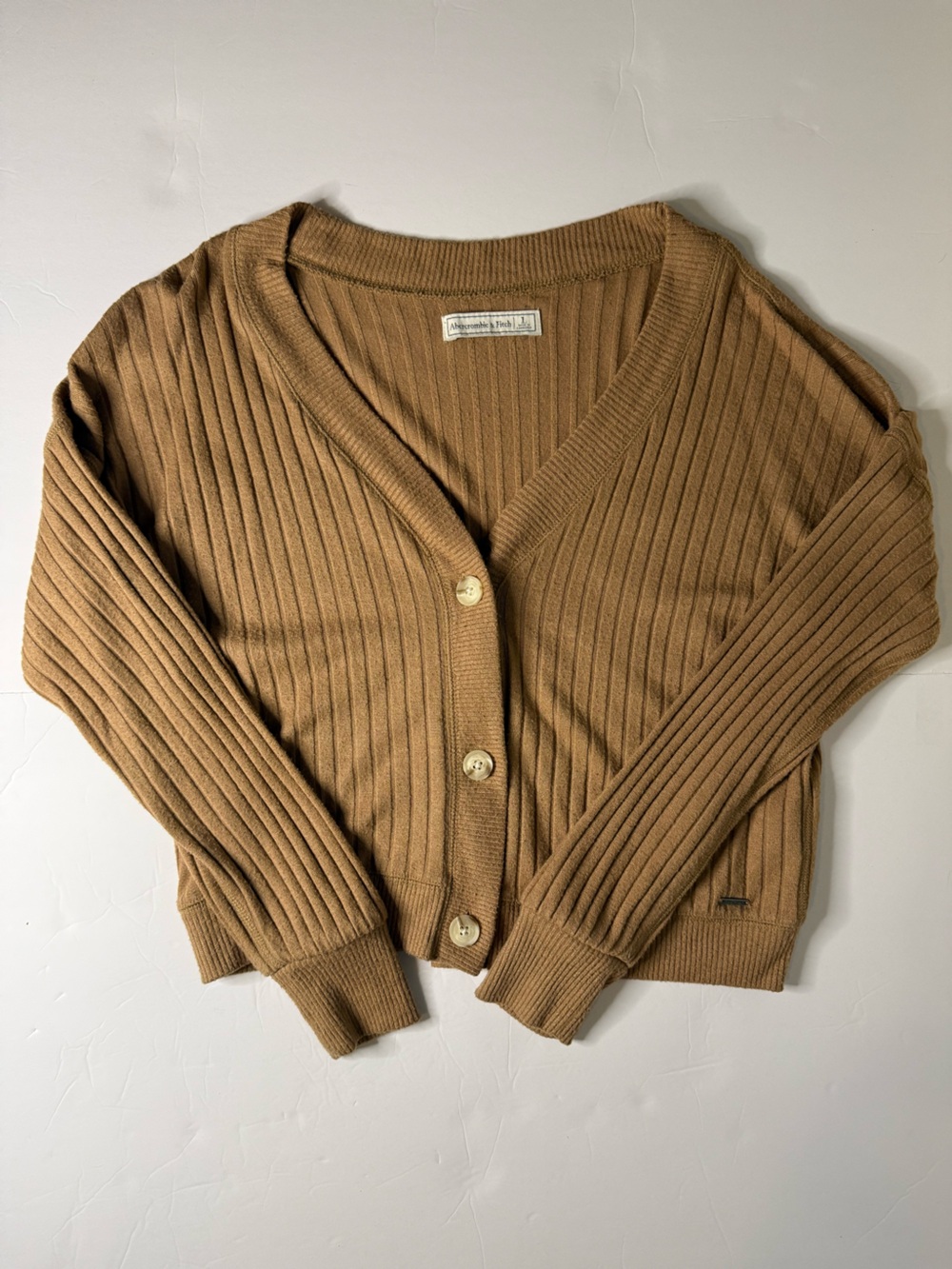 Abercrombie & Fitch Ribbed V-Neck Button Cardigan — Camel
